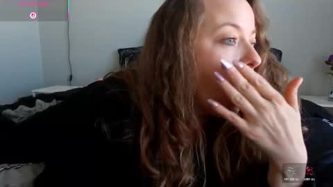 Juli Monroe online show from January 5, 2026, 9:18 pm