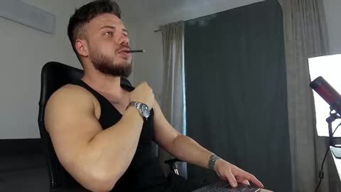 JULiUS   online show from February 13, 2025, 8:59 am