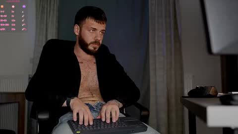 JULiUS   online show from October 28, 2025, 9:06 pm