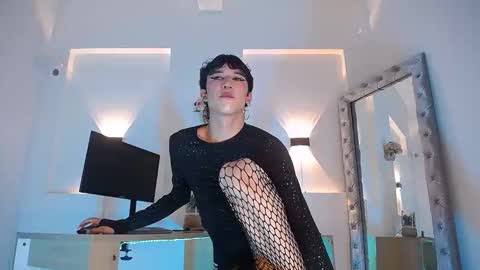 jullian online show from May 19, 2026, 8:04 pm