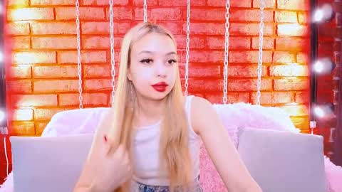 DoubleCherry online show from June 9, 2026, 2:01 am