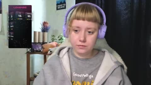 Snapshot of june_shy0 chatting on October 1, 2025, 7:03 am June online show from October 1, 2025, 7:03 am