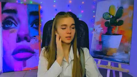 junewoods online show from February 26, 2026, 7:40 am