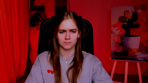 junewoods online show from April 15, 2026, 7:59 am