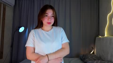 Bella online show from September 12, 2025, 4:23 am