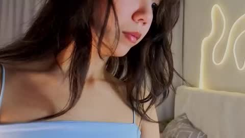 Bella online show from September 20, 2025, 6:42 pm