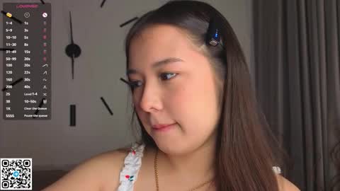 Bella online show from October 14, 2025, 4:13 am