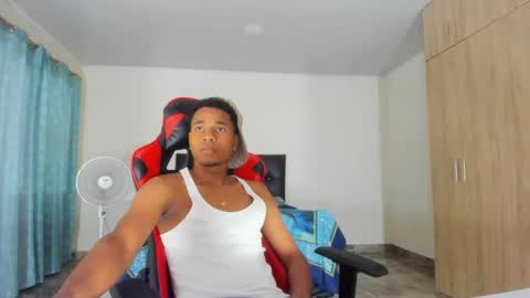 juniorhot07 online show from September 16, 2025, 9:38 pm