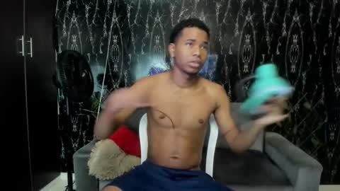 juniorhot07 online show from September 18, 2025, 5:26 pm