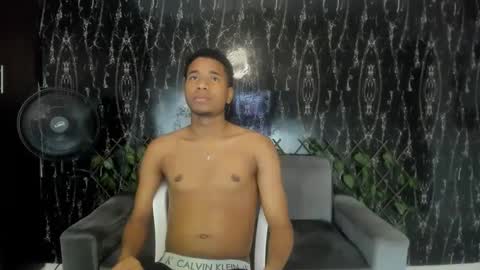 juniorhot07 online show from September 19, 2025, 7:43 am