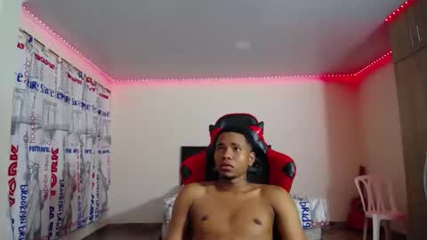 juniorhot07 online show from November 14, 2025, 2:54 am