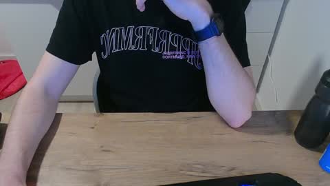 Snapshot of junk2711 chatting on January 5, 2025, 9:37 am junk2711 online show from January 5, 2025, 9:37 am