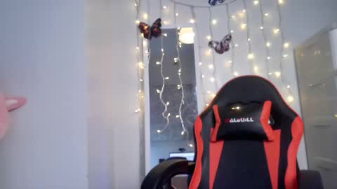 junovaughn online show from October 16, 2025, 1:17 am