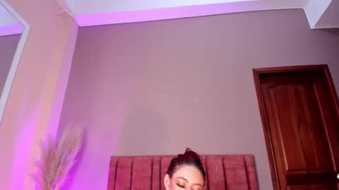 Jupiter Fox online show from November 14, 2025, 1:26 am