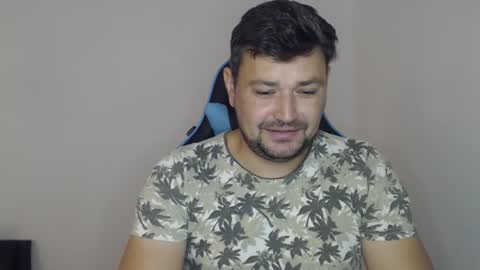 Snapshot of just_a_nice_guy_27 chatting on October 30, 2025, 11:22 am Alex online show from October 30, 2025, 11:22 am