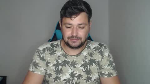 Snapshot of just_a_nice_guy_27 chatting on November 5, 2025, 11:21 am Alex online show from November 5, 2025, 11:21 am