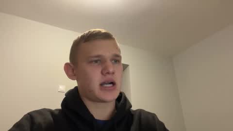 Snapshot of just_for_u_ chatting on September 25, 2025, 7:39 pm Vlad online show from September 25, 2025, 7:39 pm