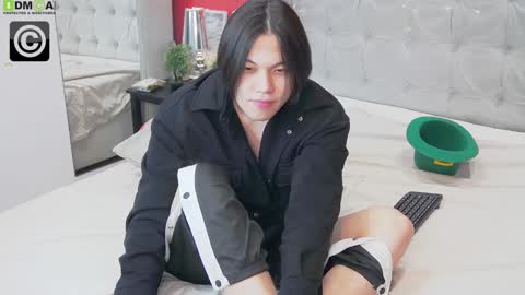 Snapshot of just_gay_ chatting on February 4, 2025, 4:18 pm just_gay_ online show from February 4, 2025, 4:18 pm