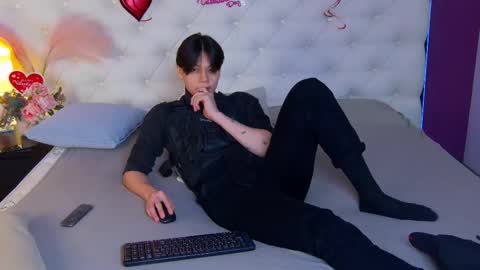 Snapshot of just_gay_ chatting on February 18, 2025, 1:44 pm just_gay_ online show from February 18, 2025, 1:44 pm