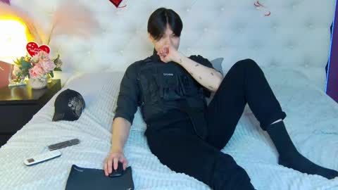 Snapshot of just_gay_ chatting on February 18, 2025, 5:21 pm just_gay_ online show from February 18, 2025, 5:21 pm