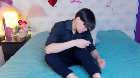 Snapshot of just_gay_ chatting on February 19, 2025, 1:28 pm just_gay_ online show from February 19, 2025, 1:28 pm