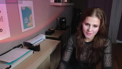 Snapshot of just_honey4u chatting on October 18, 2025, 8:53 pm just_honey4u online show from October 18, 2025, 8:53 pm