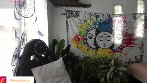 Snapshot of just_katiex chatting on February 6, 2025, 6:35 pm Sofia online show from February 6, 2025, 6:35 pm