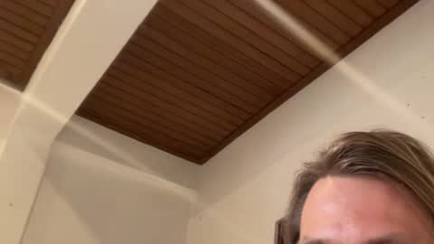 Snapshot of just_place chatting on September 16, 2025, 8:04 am just_place online show from September 16, 2025, 8:04 am