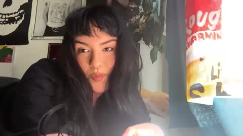 Snapshot of justalittlewetnow chatting on December 8, 2024, 8:25 pm justalittlewetnow online show from December 8, 2024, 8:25 pm