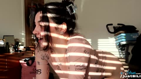 Snapshot of justbecauseiloveit chatting on January 30, 2025, 10:08 am Billie B William online show from January 30, 2025, 10:08 am