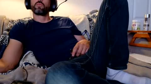 Snapshot of justcallmelaz chatting on July 19, 2026, 4:33 pm just laz online show from July 19, 2026, 4:33 pm