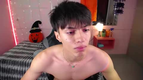 Justin online show from October 31, 2025, 5:03 pm