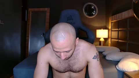 Snapshot of justin_hton chatting on January 25, 2025, 11:00 pm Justin online show from January 25, 2025, 11:00 pm