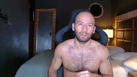 Snapshot of justin_hton chatting on March 5, 2025, 10:44 am Justin online show from March 5, 2025, 10:44 am