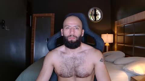 Snapshot of justin_hton chatting on November 3, 2025, 2:29 pm Justin online show from November 3, 2025, 2:29 pm