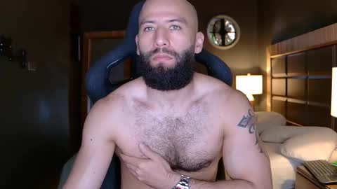 Snapshot of justin_hton chatting on November 9, 2025, 8:18 pm Justin online show from November 9, 2025, 8:18 pm