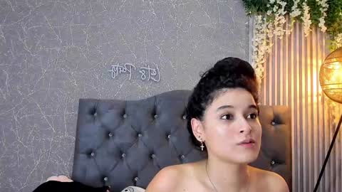 JUSTIN Y JAZMIN online show from February 3, 2025, 10:00 pm