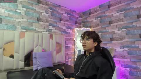  justin  online show from March 27, 2026, 11:32 am