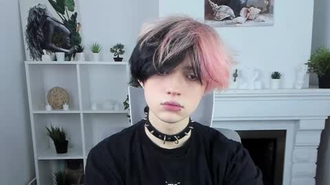 JUSTIN online show from October 11, 2025, 12:15 pm