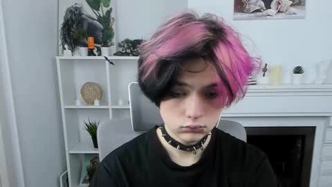 JUSTIN online show from November 4, 2025, 12:26 pm