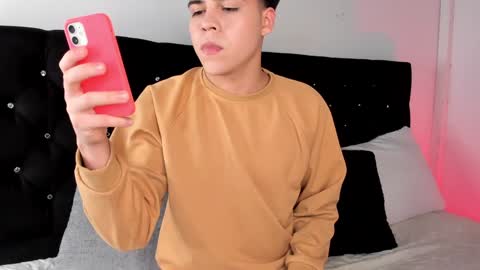 Snapshot of justinbiler chatting on February 5, 2025, 4:16 am Justin online show from February 5, 2025, 4:16 am