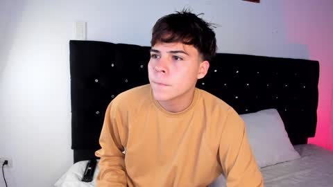 Snapshot of justinbiler chatting on February 5, 2025, 12:27 pm Justin online show from February 5, 2025, 12:27 pm