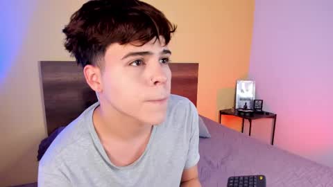 Snapshot of justinbiler chatting on February 13, 2025, 4:32 am Justin online show from February 13, 2025, 4:32 am