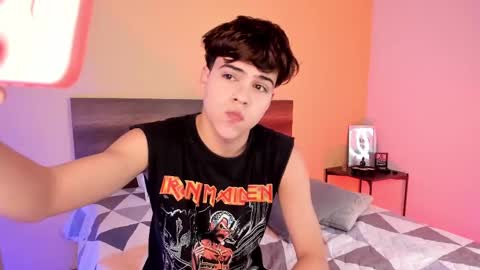 Snapshot of justinbiler chatting on February 14, 2025, 12:36 pm Justin online show from February 14, 2025, 12:36 pm