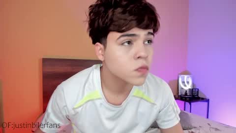 Snapshot of justinbiler chatting on February 19, 2025, 12:33 pm Justin online show from February 19, 2025, 12:33 pm