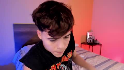 Snapshot of justinbiler chatting on February 22, 2025, 12:40 pm Justin online show from February 22, 2025, 12:40 pm