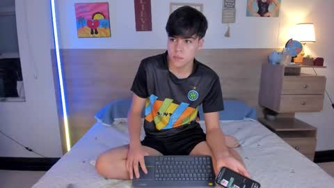 Snapshot of justinbiler chatting on October 17, 2025, 12:52 pm Justin online show from October 17, 2025, 12:52 pm