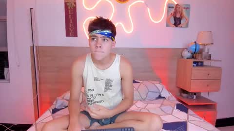 Snapshot of justinbiler chatting on October 19, 2025, 12:39 pm Justin online show from October 19, 2025, 12:39 pm