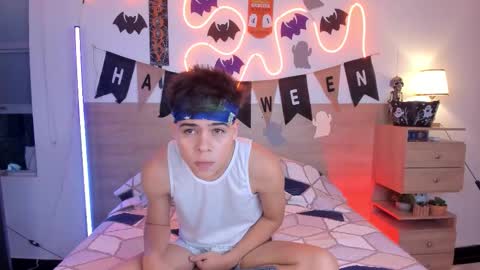 Snapshot of justinbiler chatting on October 22, 2025, 1:33 pm Justin online show from October 22, 2025, 1:33 pm