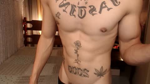 justine_hunk online show from February 18, 2026, 5:25 am